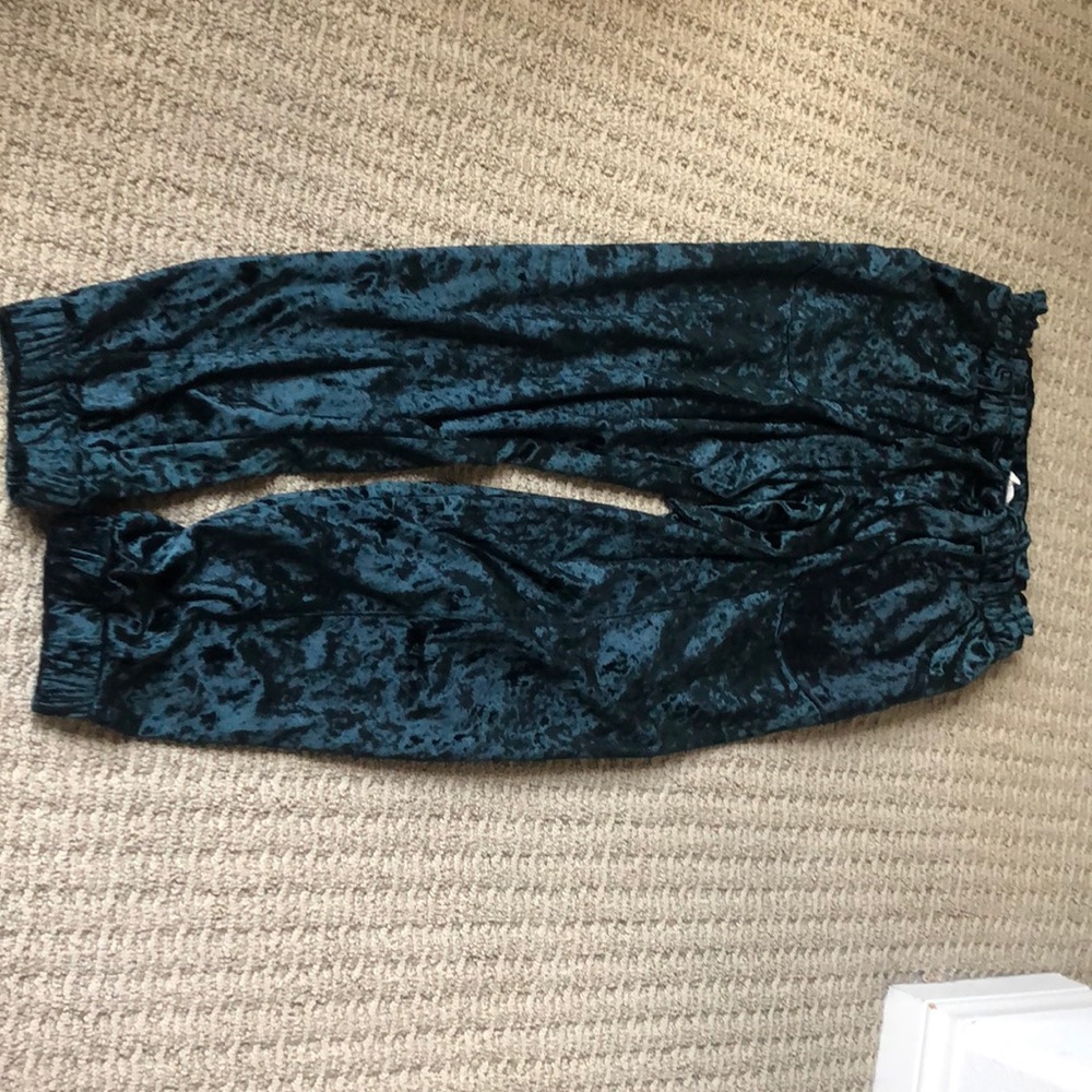 Jolt High Wasted emerald green velvet pants